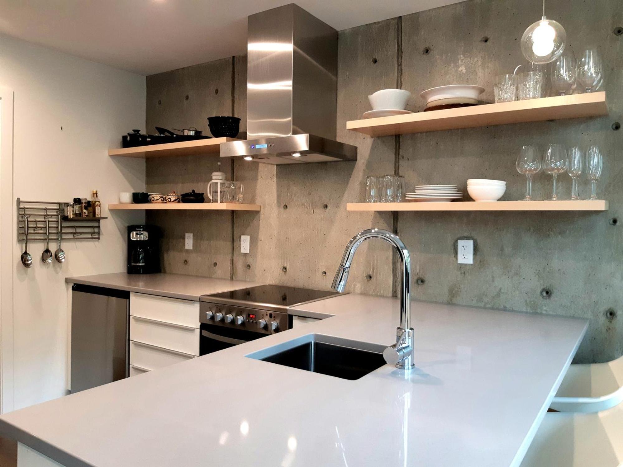 Storm Cove Suites Ucluelet Rum bild